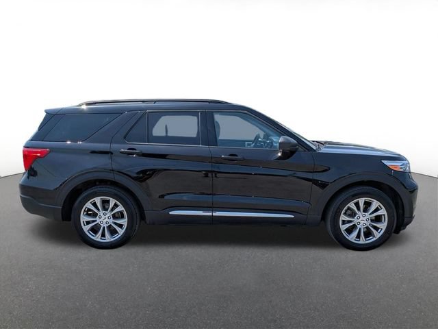 Certified 2023 Ford Explorer XLT w/ Equipment Group 202A AWD/4WD image 2