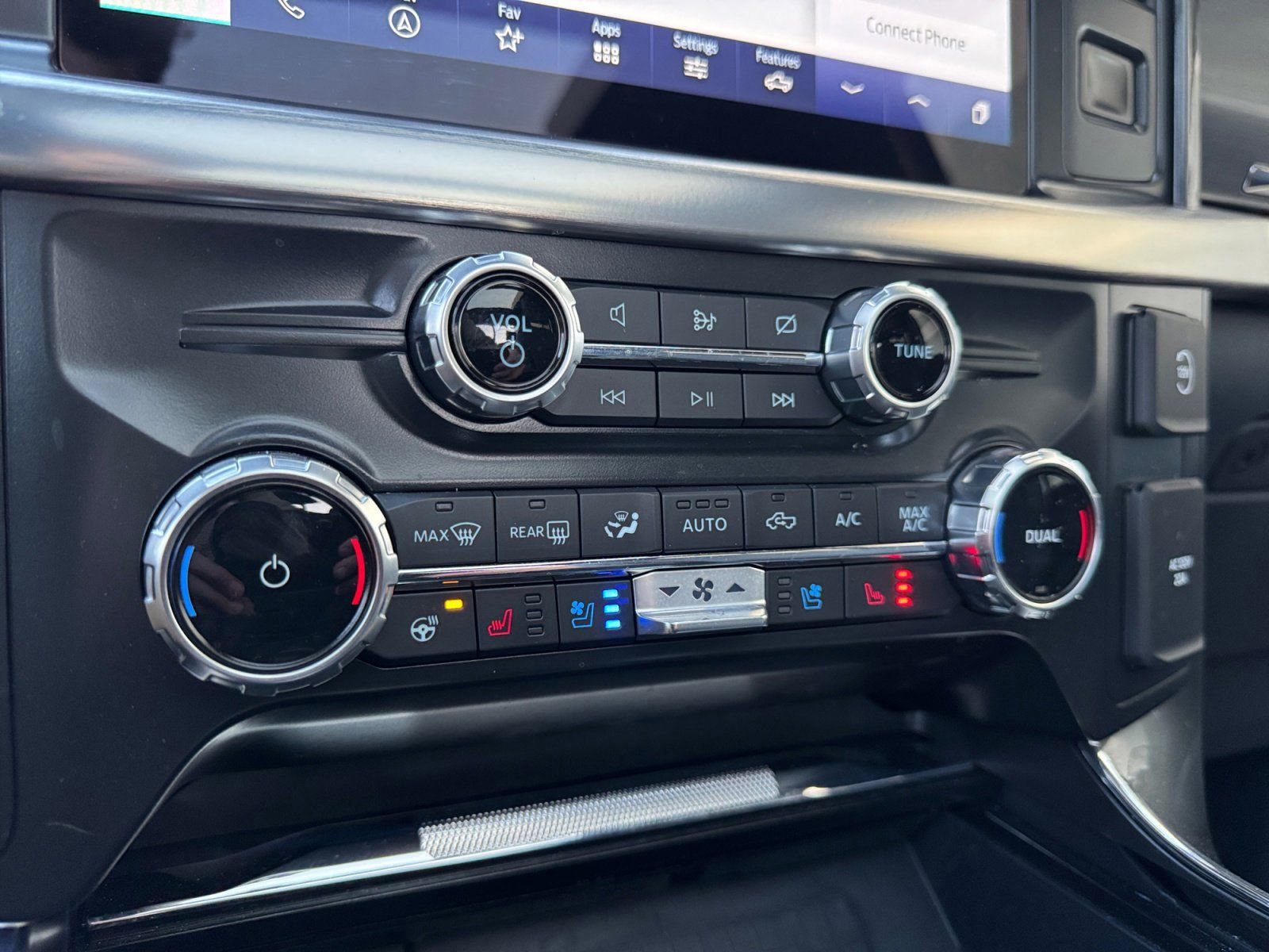 Certified 2022 Ford F150 Lariat w/ Equipment Group 502A High image 29