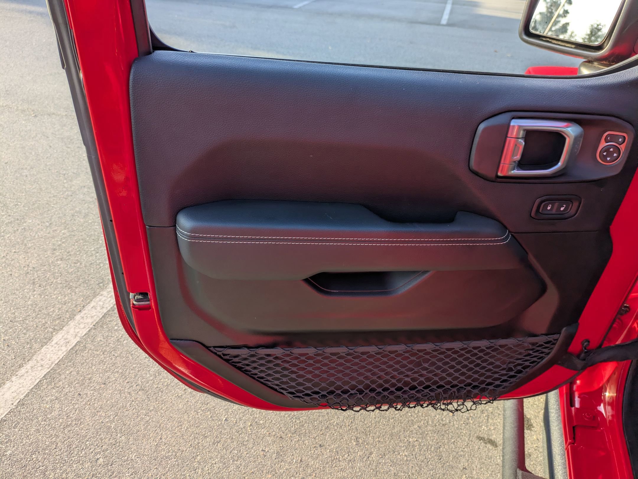 Used 2020 Jeep Wrangler Unlimited Sahara image 16