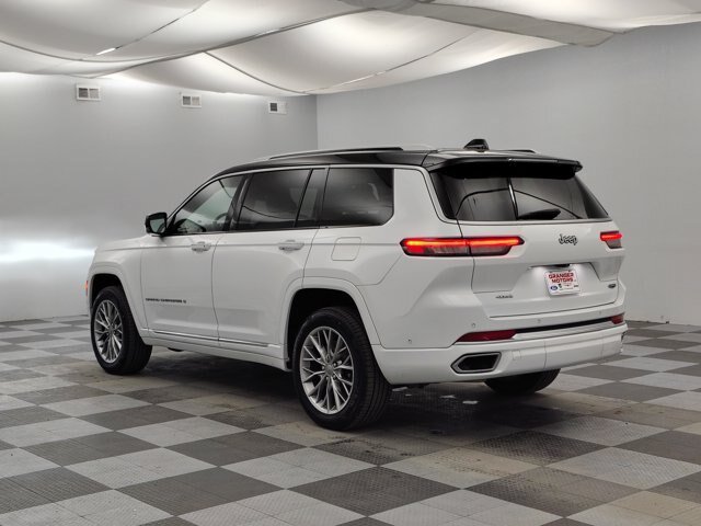 Used 2023 Jeep Grand Cherokee L Summit AWD/4WD image 10