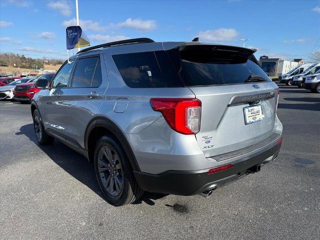 Certified 2022 Ford Explorer XLT w/ Equipment Group 202A image 5