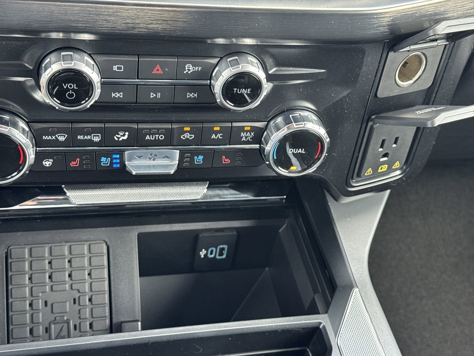 Certified 2025 Ford F350 Lariat w/ Chrome Package AWD/4WD image 54