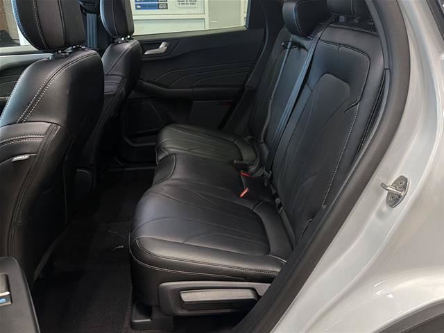 Certified 2026 Ford Escape SE w/ PHEV Premium Package FWD image 7