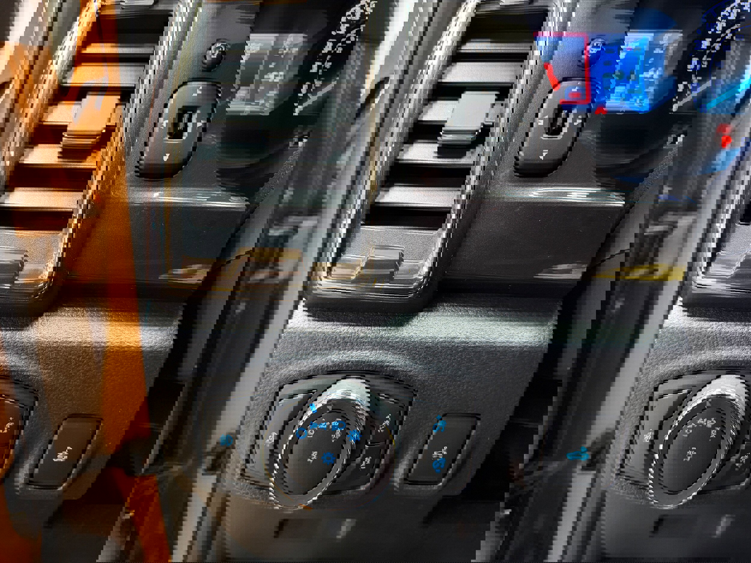 Certified 2019 Ford Ranger Lariat w/ Equipment Group 501A Mid image 17