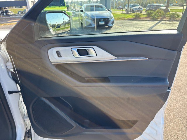 Certified 2025 Ford Explorer Active AWD/4WD image 19