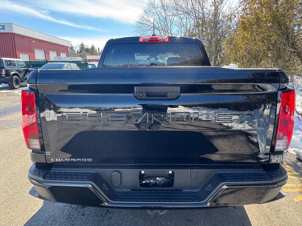 Used 2024 Chevrolet Colorado W/T RWD image 5