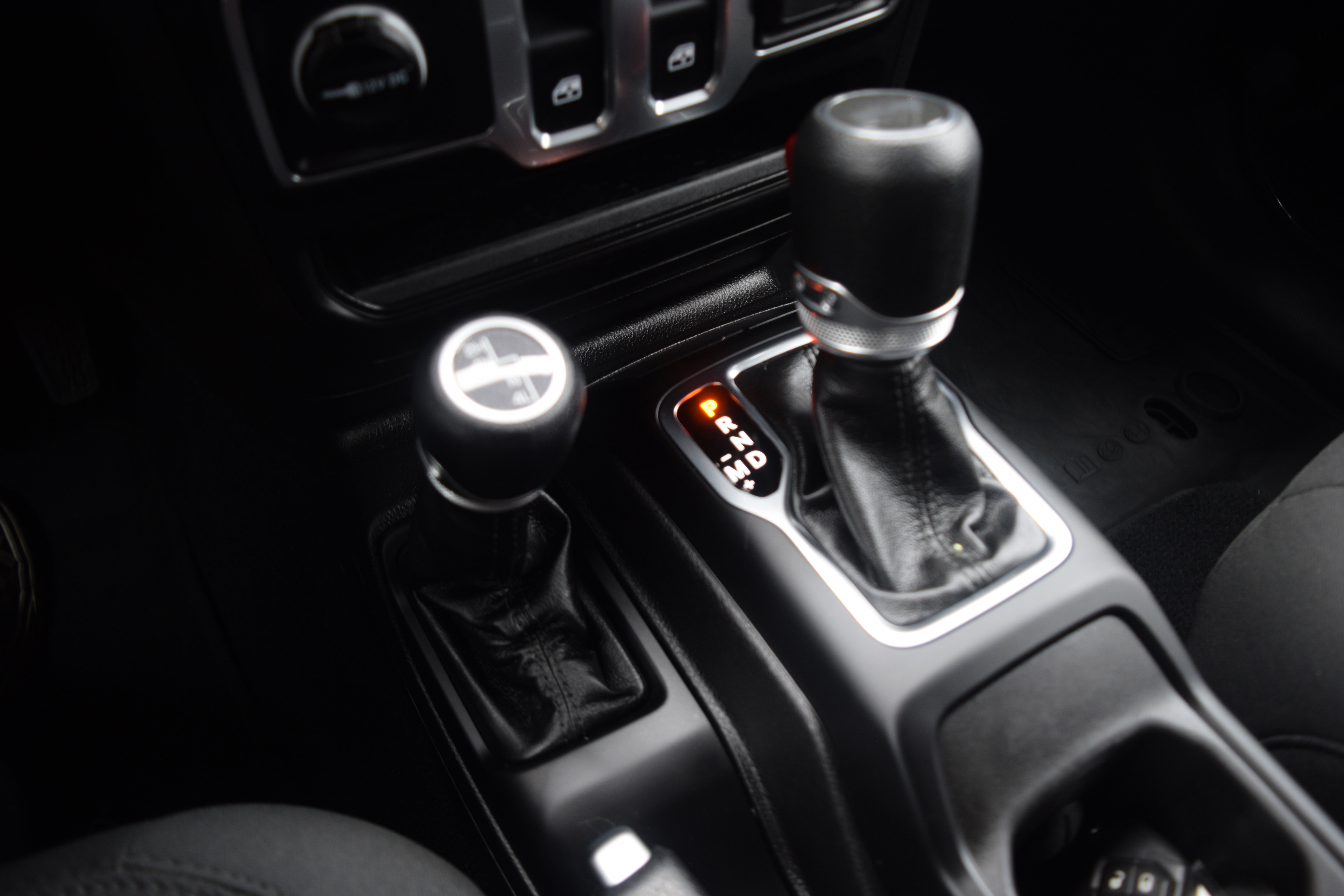 Used 2023 Jeep Wrangler Sport S image 12