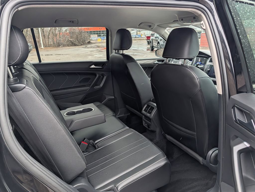 Used 2023 Volkswagen Tiguan SE image 9