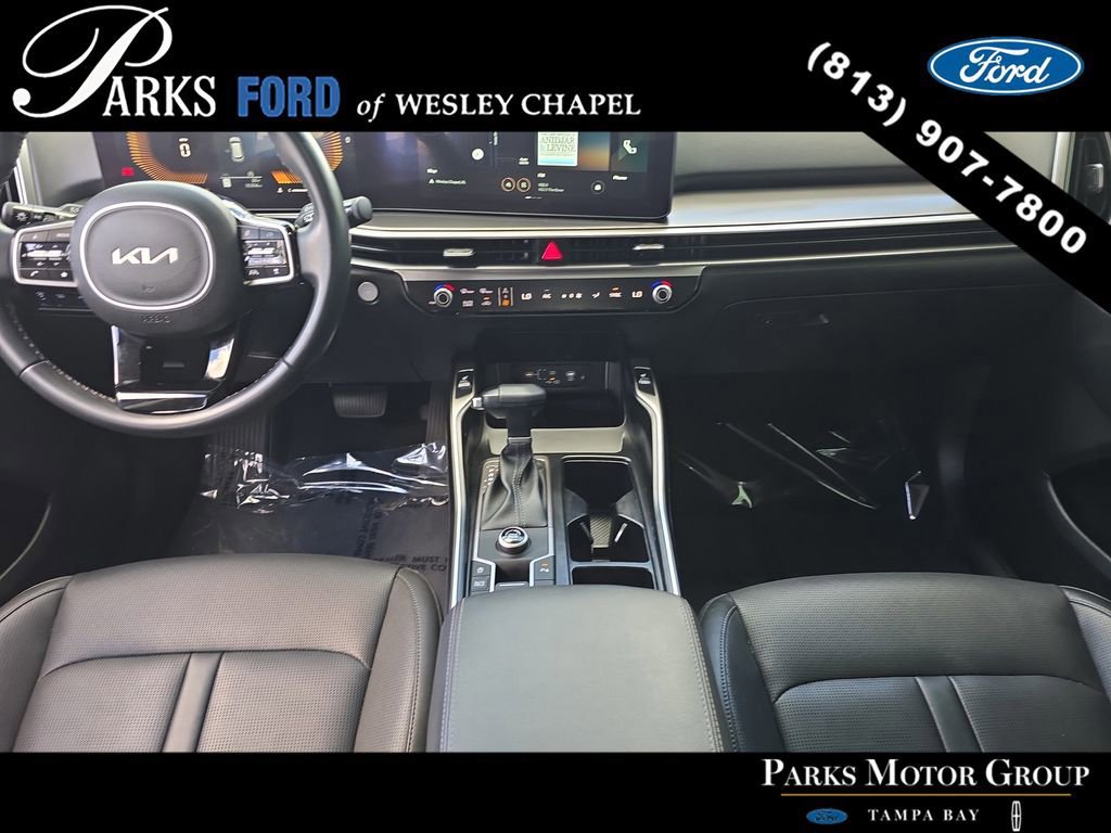 Used 2025 Kia Sorento EX w/ Panoramic Sunroof Package image 11