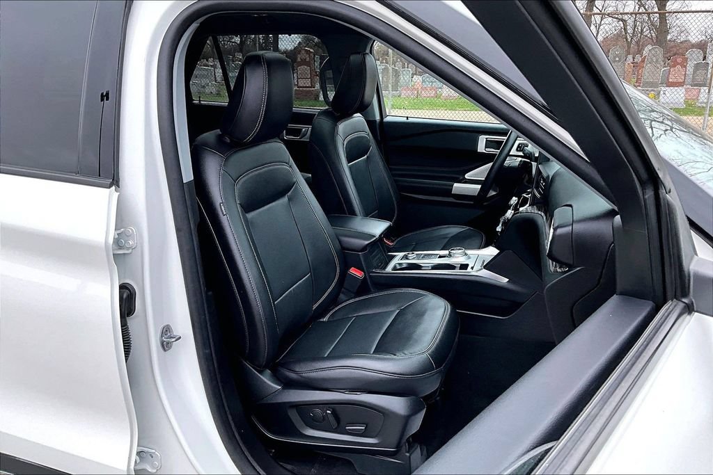 Certified 2023 Ford Explorer Limited w/ Limited Technology Package AWD/4WD image 7
