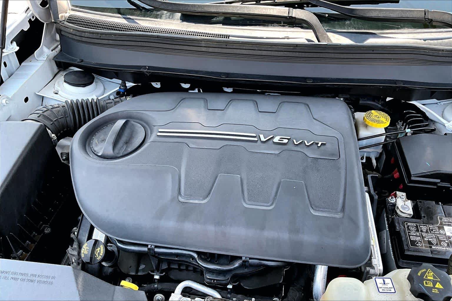Used 2019 Jeep Cherokee Trailhawk w/ Cold Weather Group AWD/4WD image 36