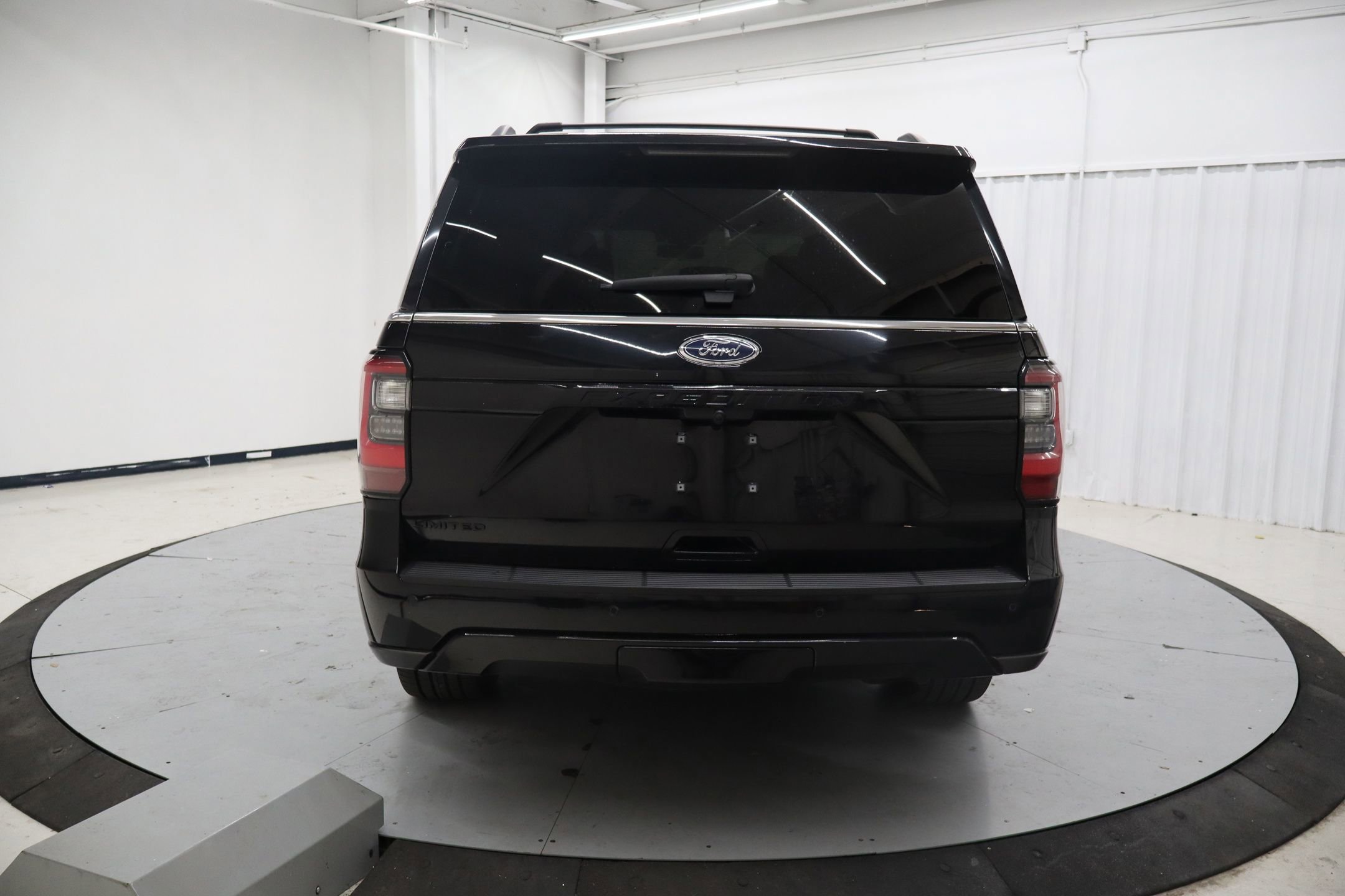 Certified 2020 Ford Expedition Limited image 4