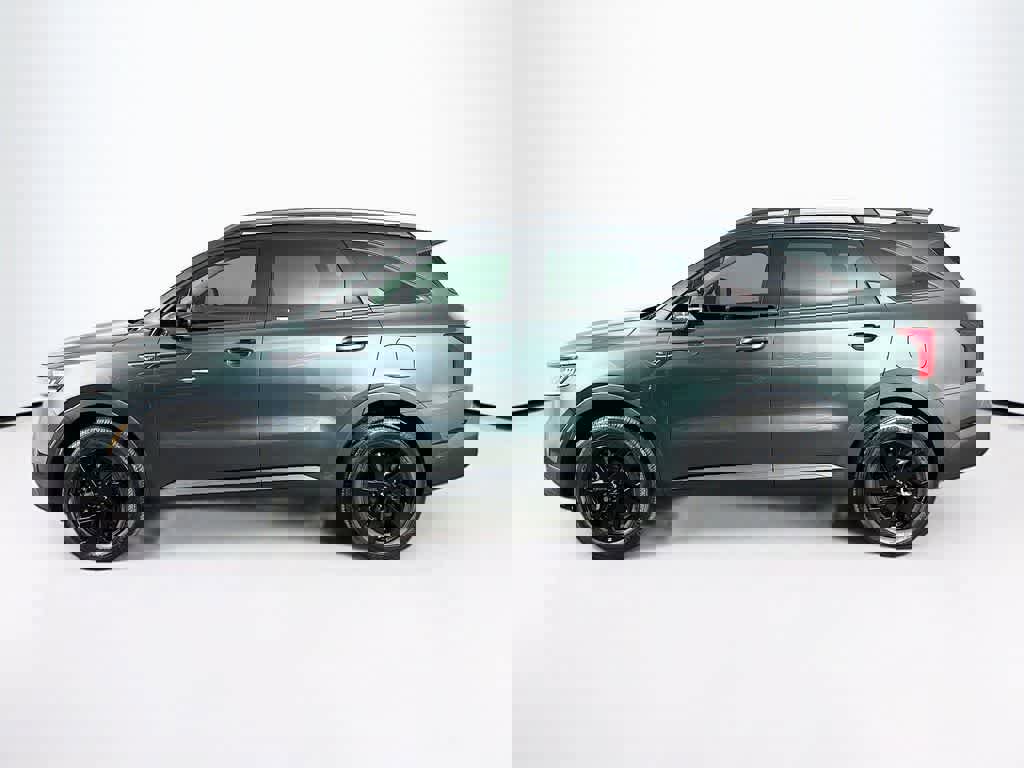 Used 2022 Kia Sorento S w/ Panoramic Sunroof Package image 2