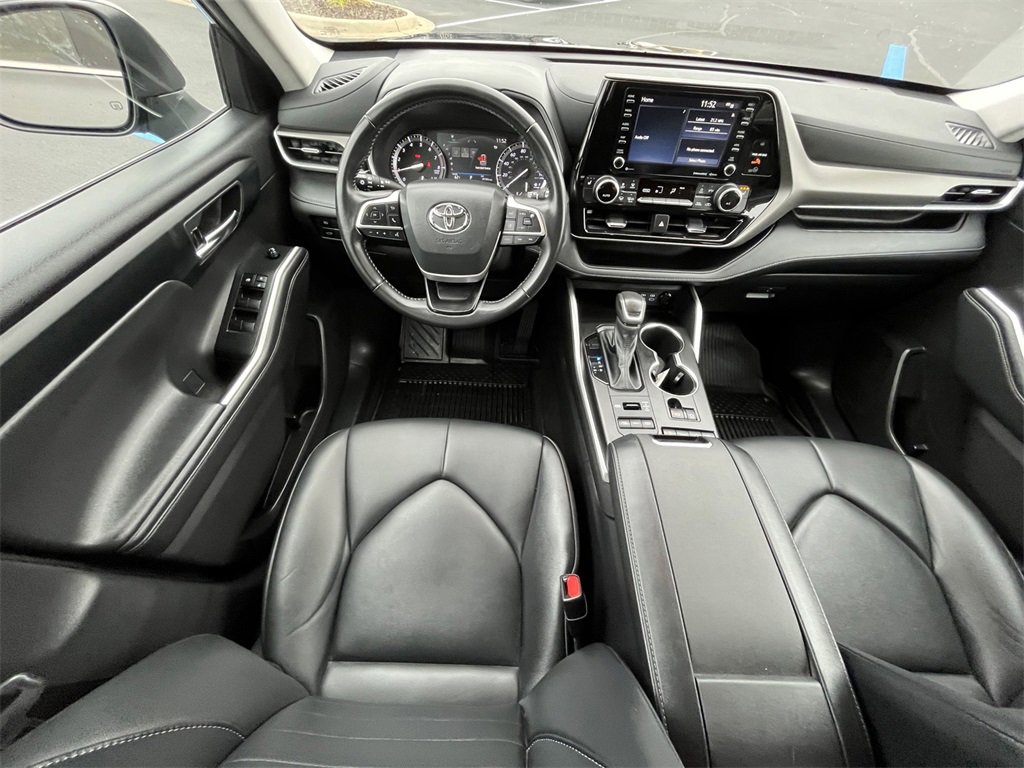 Used 2022 Toyota Highlander XLE image 22