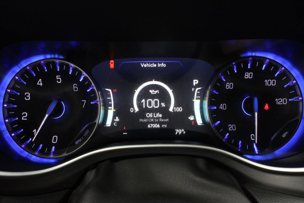 Used 2025 Chrysler Pacifica Select FWD image 29