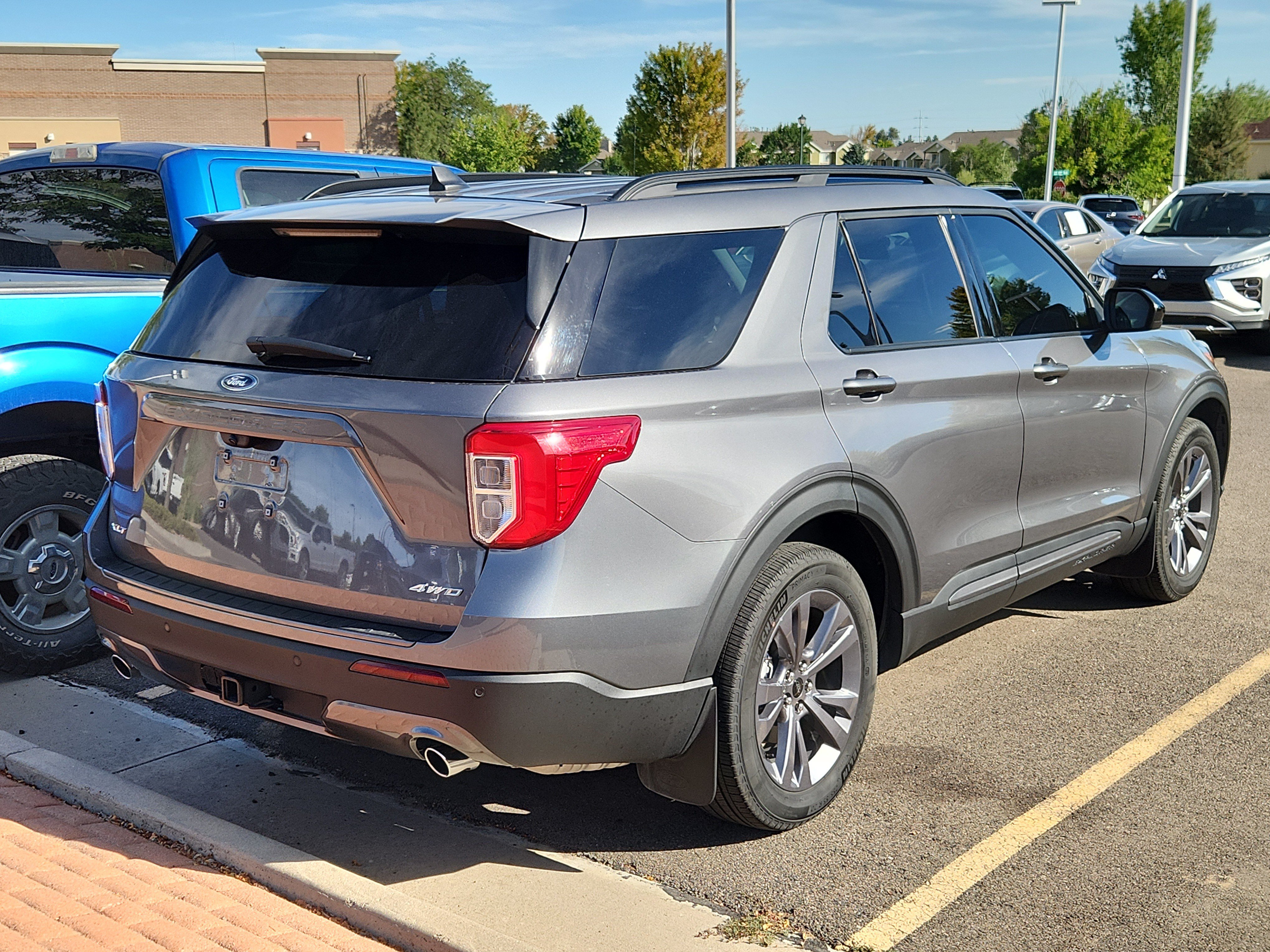 Certified 2024 Ford Explorer XLT w/ Equipment Group 202A AWD/4WD image 5