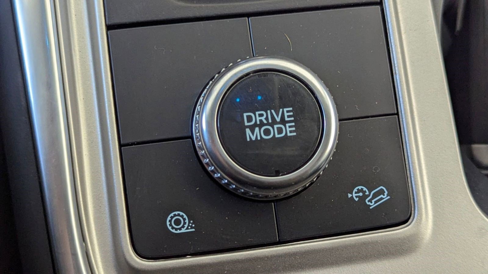 Certified 2023 Ford Explorer XLT w/ Equipment Group 202A image 29