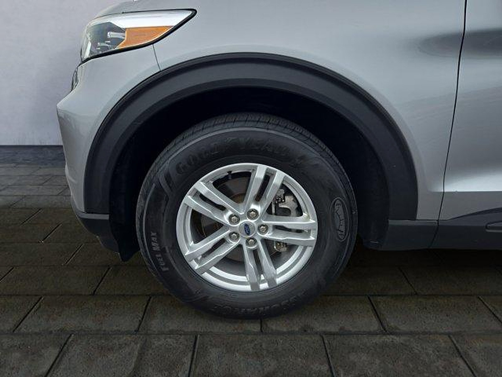 Certified 2023 Ford Explorer 4WD image 26