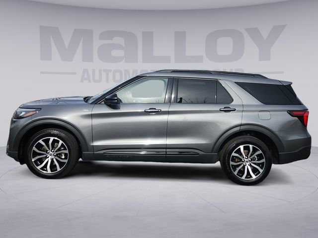 Certified 2025 Ford Explorer ST-Line image 2
