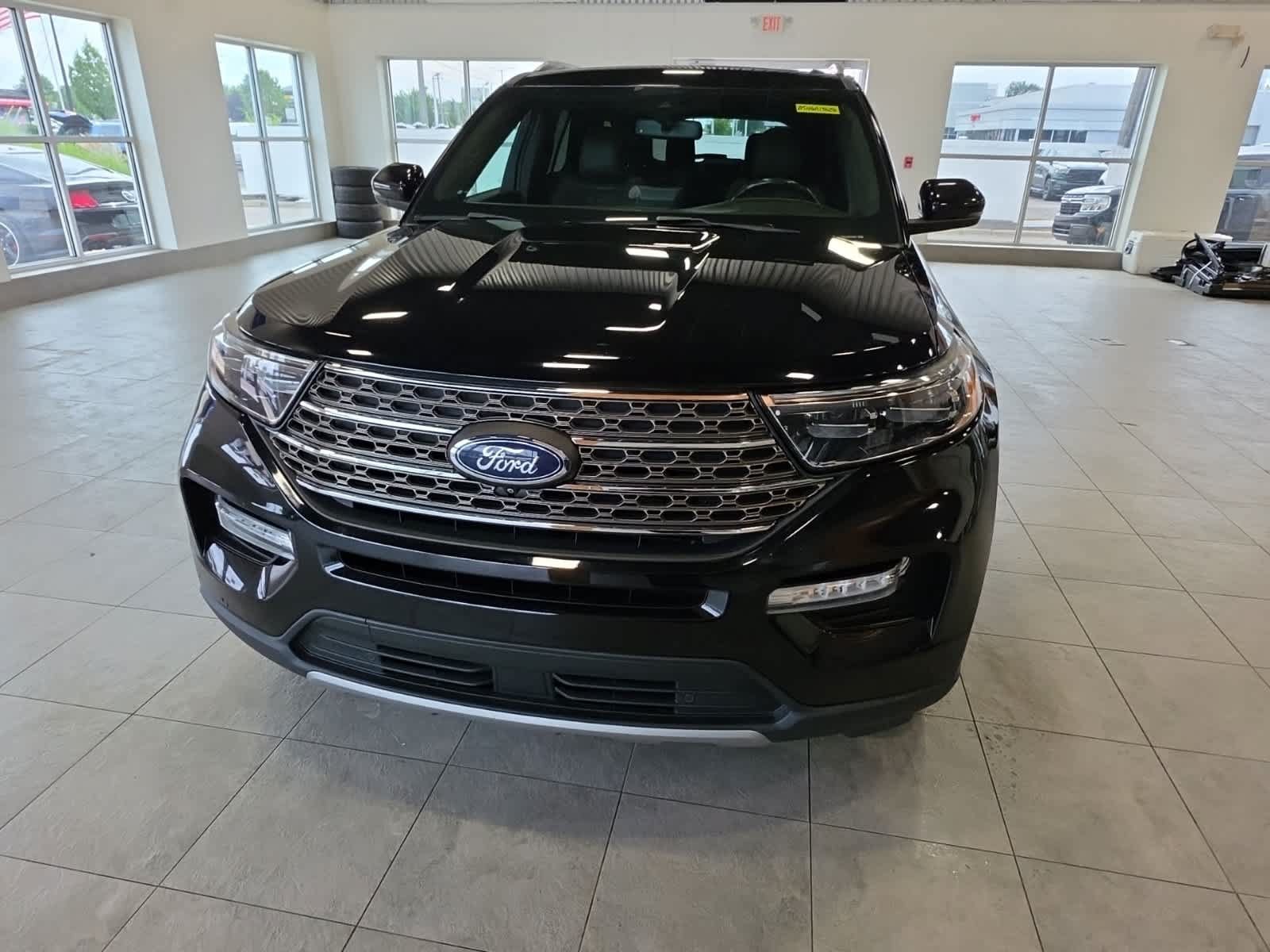 Certified 2022 Ford Explorer King Ranch w/ Class IV Trailer Tow Package AWD/4WD image 2