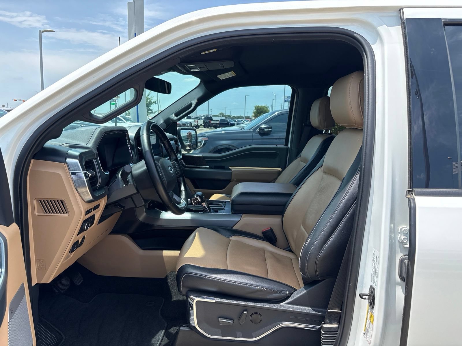 Certified 2022 Ford F150 Lariat w/ Equipment Group 501A Mid AWD/4WD image 16