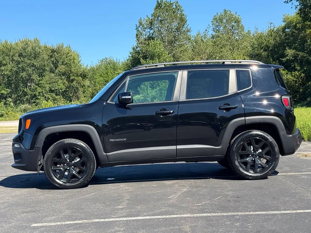 Used 2018 Jeep Renegade Altitude AWD/4WD image 6