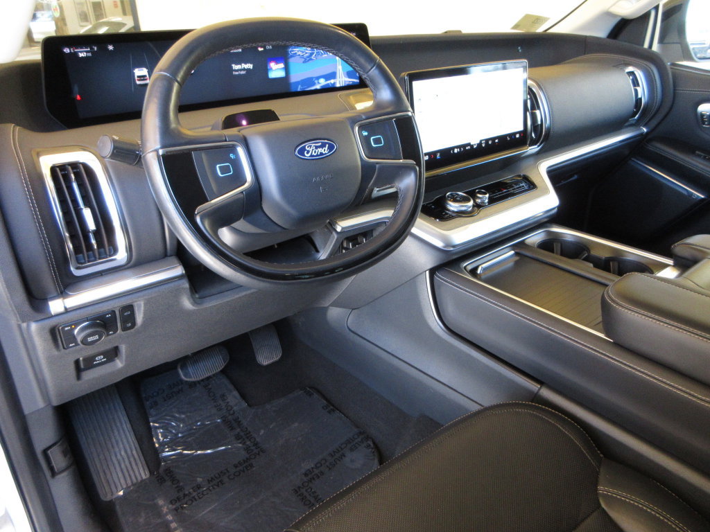 Certified 2025 Ford Expedition Max Platinum AWD/4WD image 14