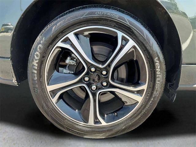 Certified 2022 Ford Edge ST w/ Equipment Group 401A image 32