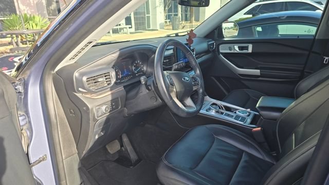 Certified 2021 Ford Explorer Limited w/ Equipment Group 301A RWD image 3