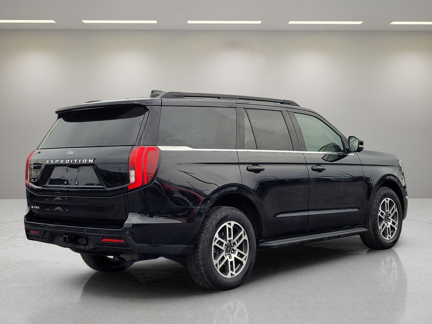 Certified 2025 Ford Expedition Active AWD/4WD image 6