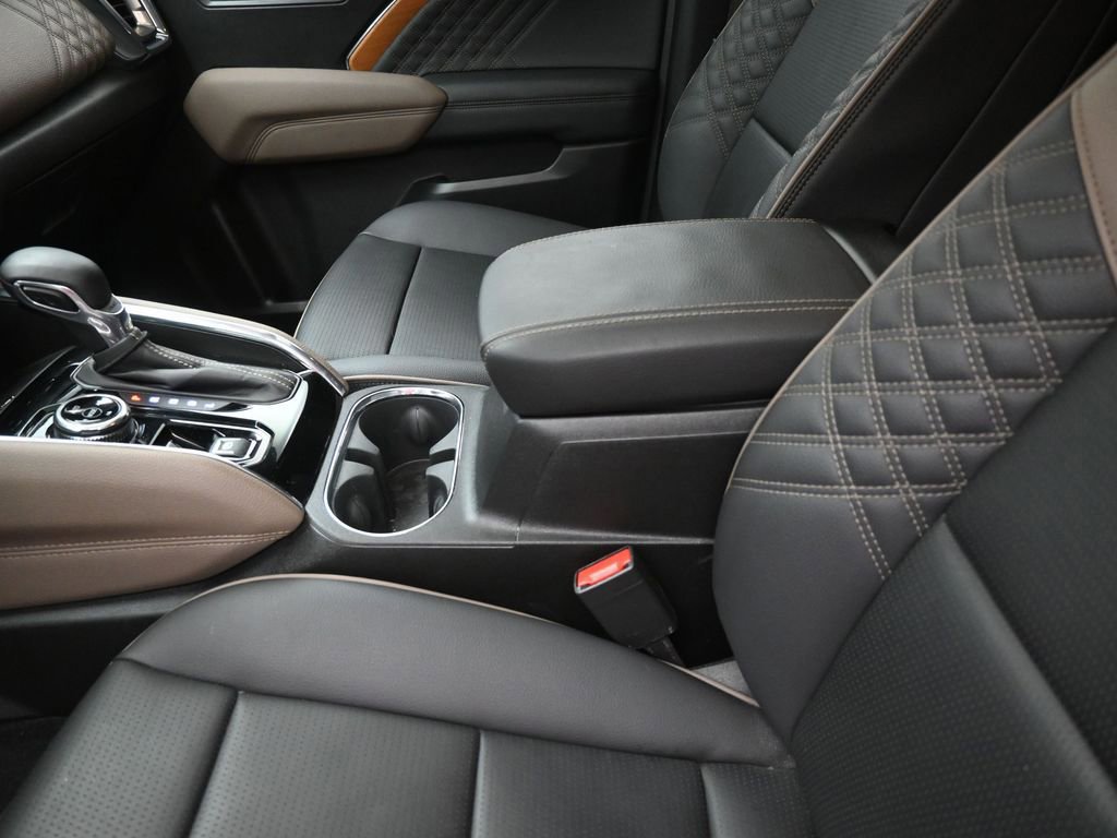 Used 2024 GMC Canyon Denali image 24