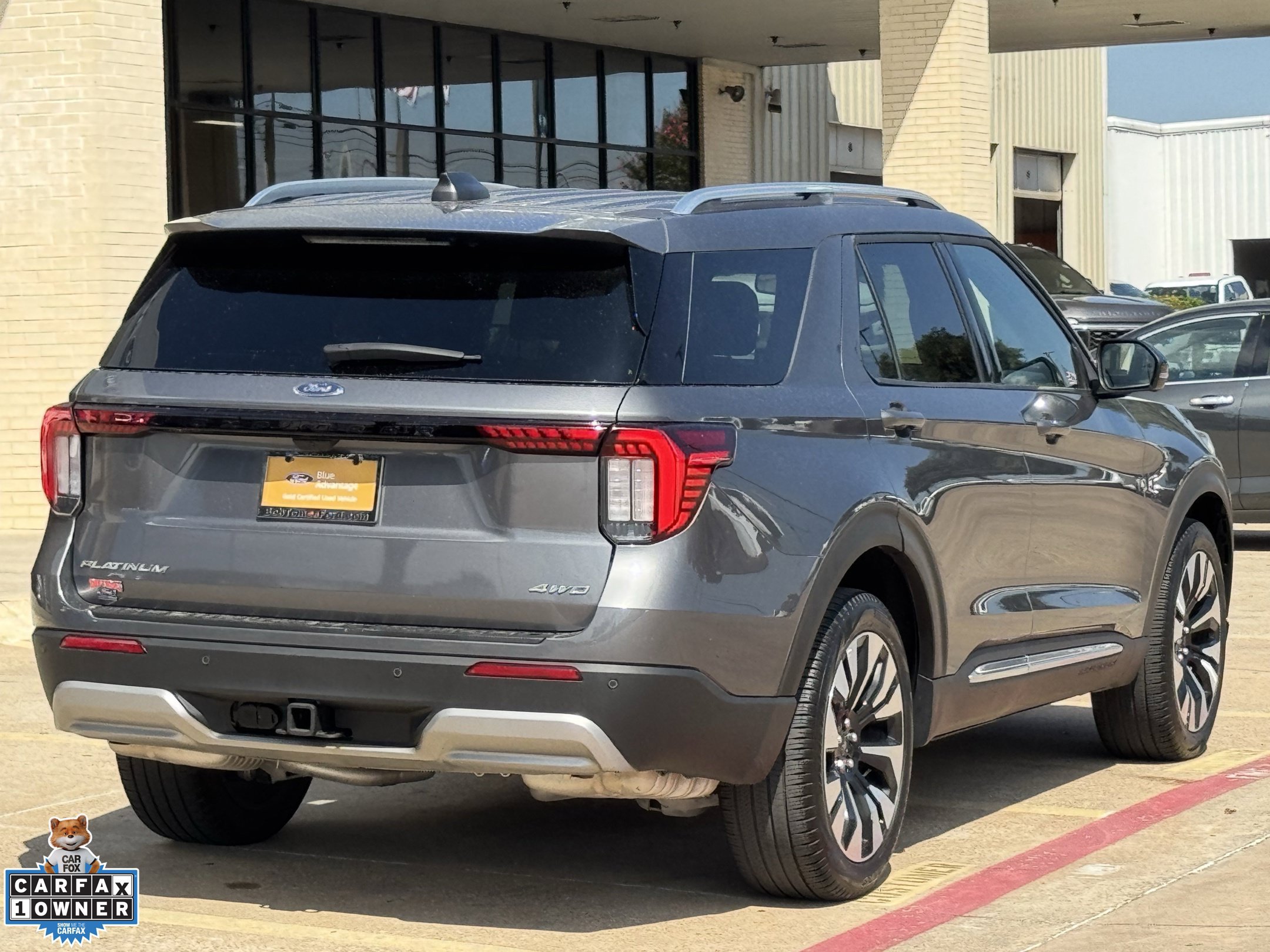 Certified 2025 Ford Explorer Platinum w/ LUX Leather Package AWD/4WD image 4