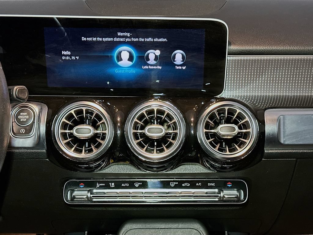 Used 2021 Mercedes-Benz GLB 250 4MATIC image 14