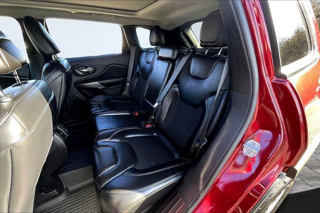 Used 2021 Jeep Cherokee Latitude Plus w/ Sun & Sound Group image 29