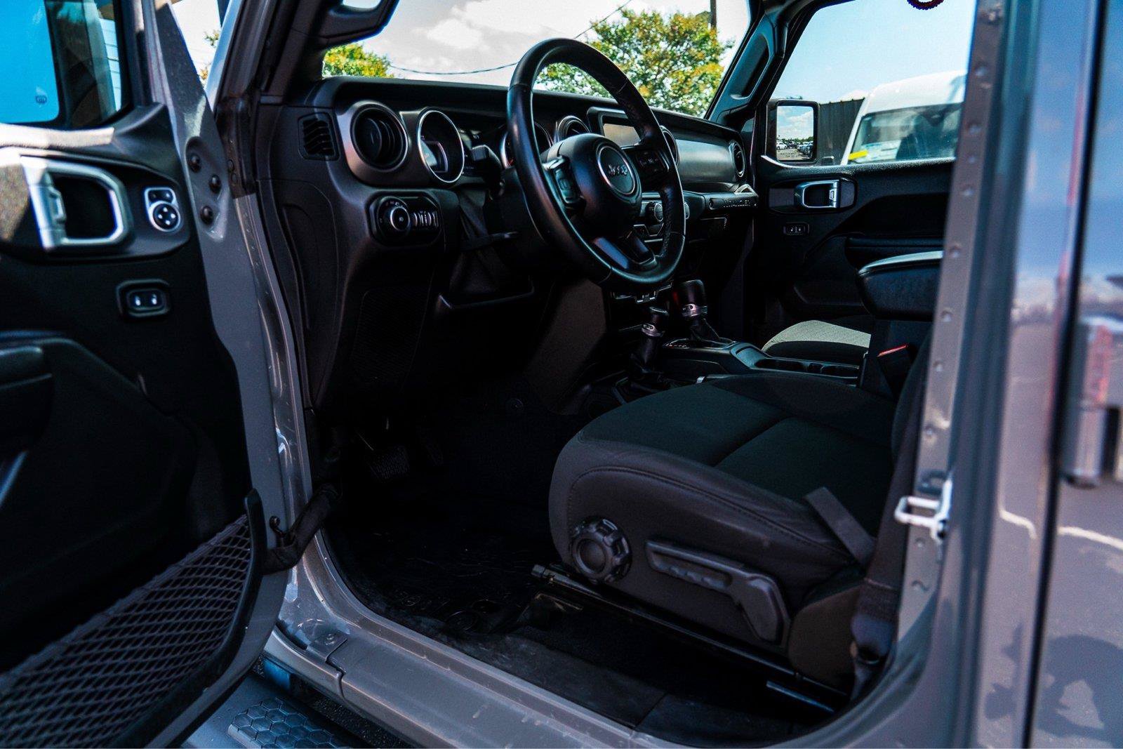 Used 2021 Jeep Wrangler Unlimited Sport AWD/4WD image 11