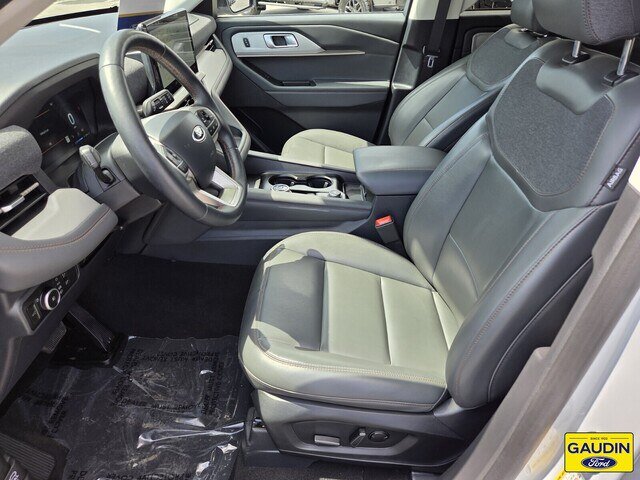 Certified 2025 Ford Explorer Active w/ Active Comfort Package RWD image 11