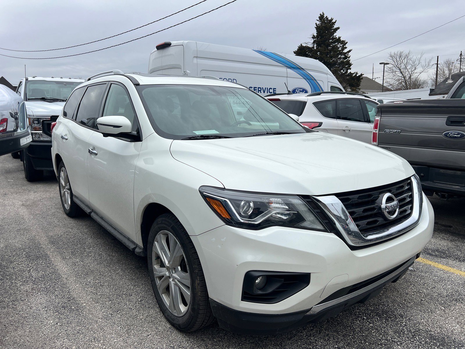 Used 2019 Nissan Pathfinder SL w/ SL Premium Package image 3