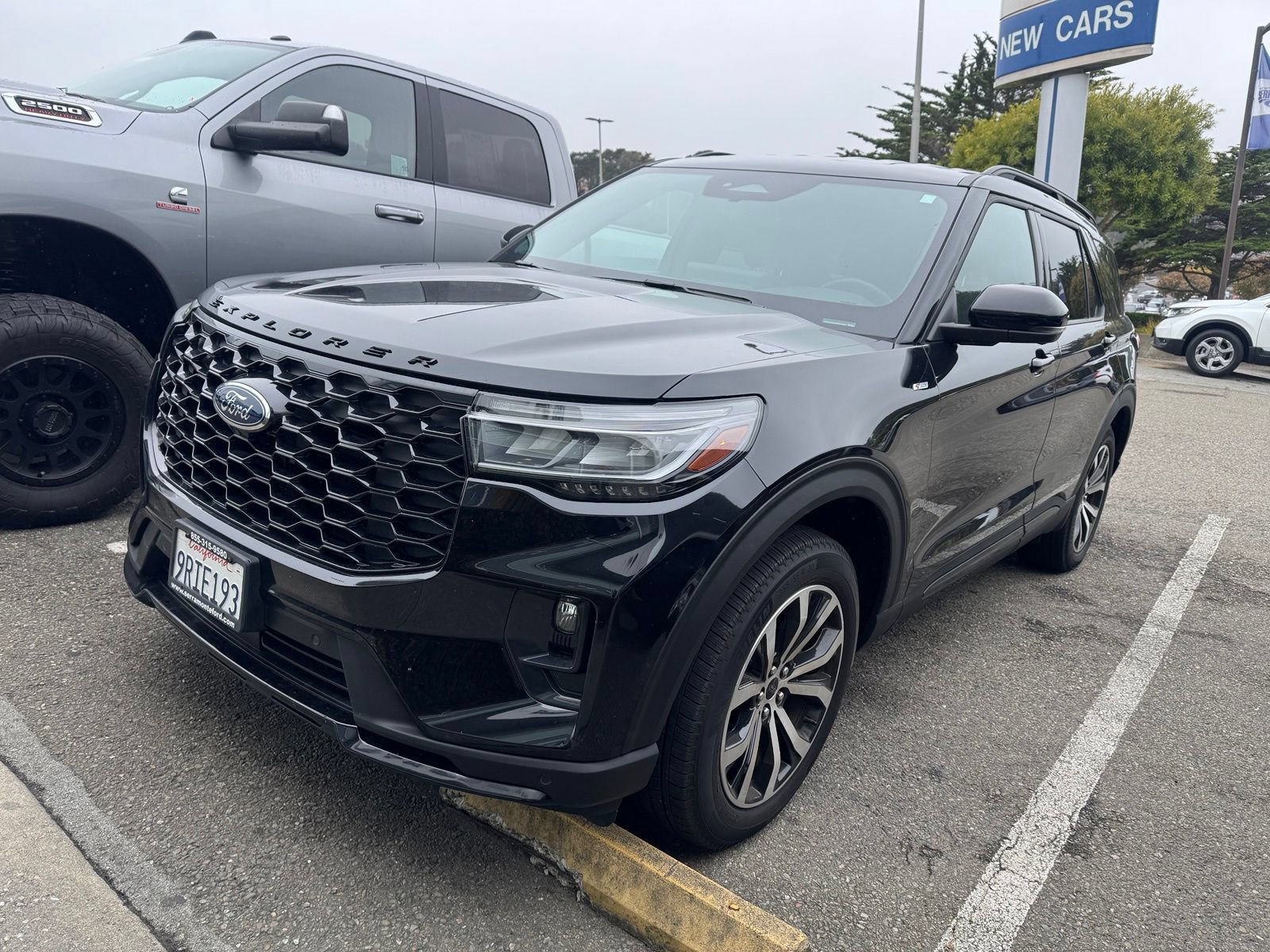 Certified 2025 Ford Explorer ST-Line AWD/4WD image 4