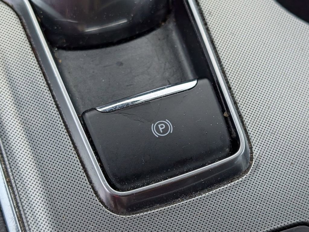 Certified 2024 Ford Edge Titanium image 34