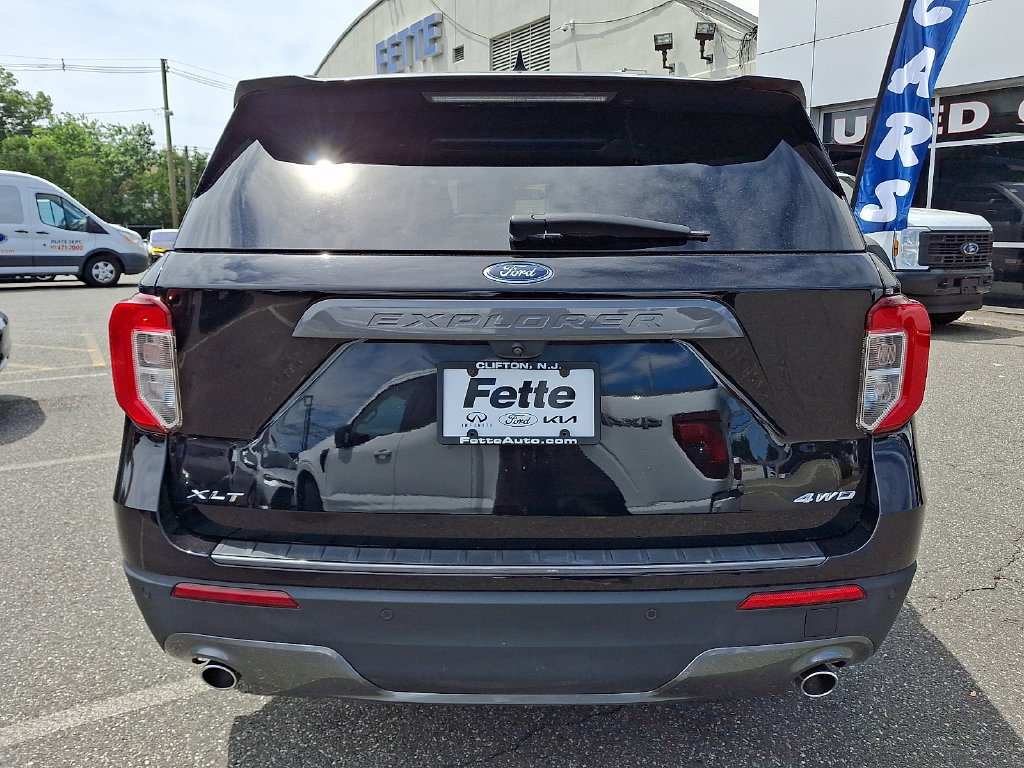 Certified 2023 Ford Explorer XLT w/ Equipment Group 202A AWD/4WD image 5