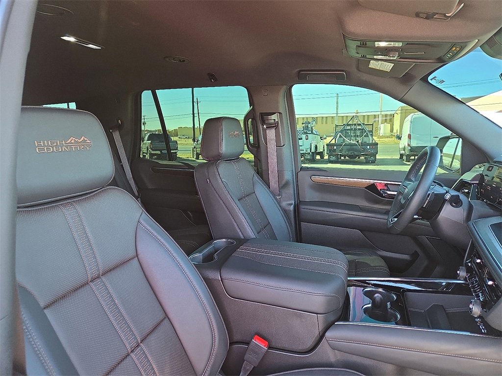 Used 2025 Chevrolet Tahoe High Country image 14