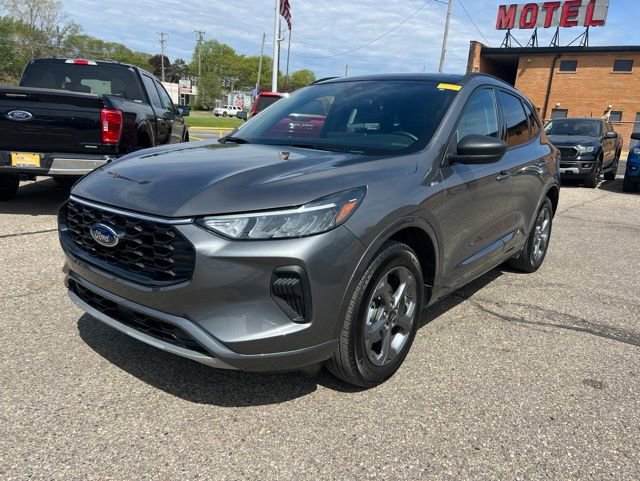 Certified 2024 Ford Escape ST-Line w/ Tech Pack #1 AWD/4WD image 9
