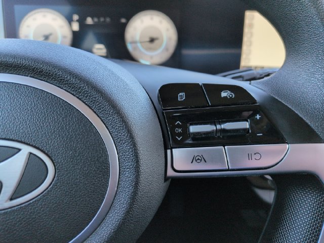 Used 2024 Hyundai Elantra SEL FWD image 34
