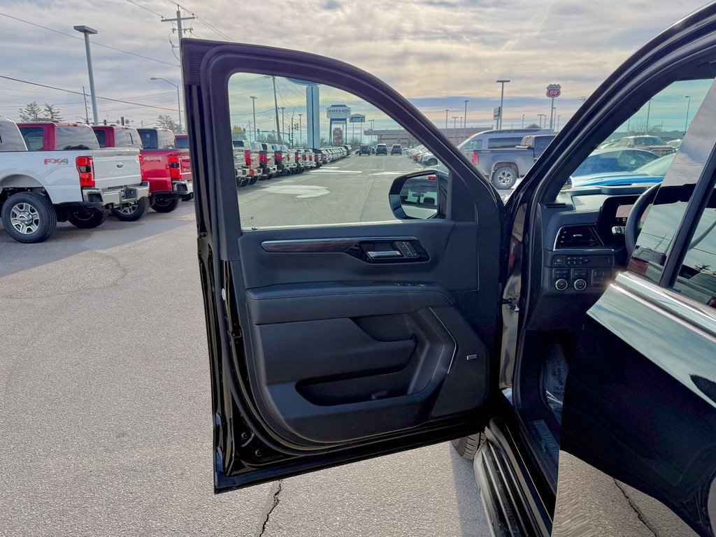 Used 2025 Chevrolet Suburban Premier w/ Sun And Tow Package image 13