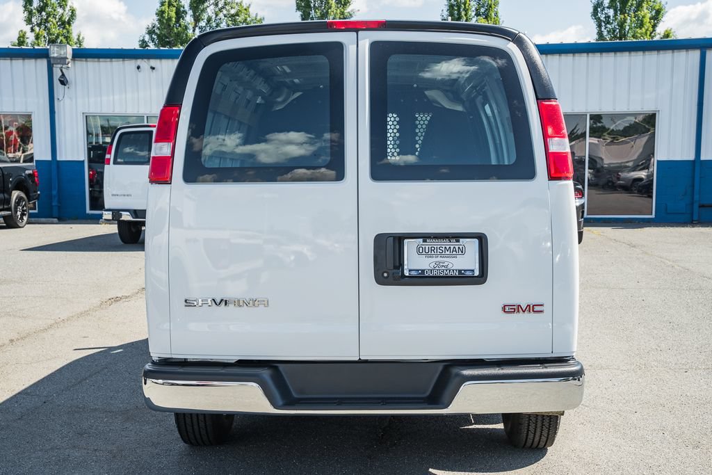 Used 2024 GMC Savana 2500 w/ Driver Convenience Package RWD image 5