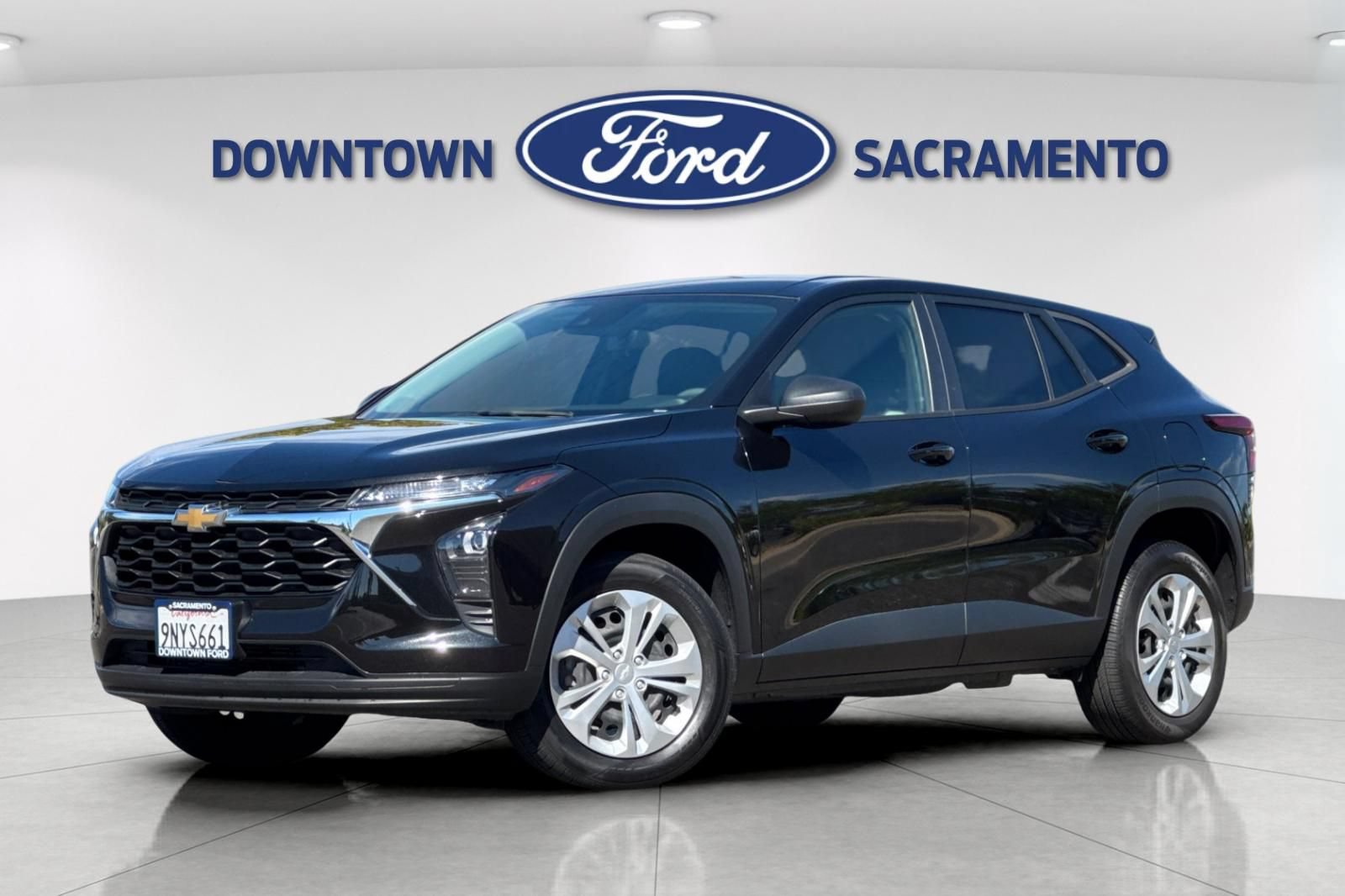 Used 2024 Chevrolet Trax LS FWD image 2