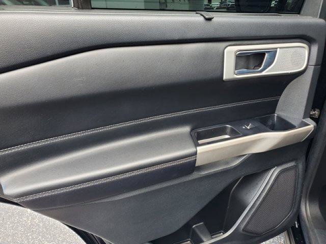 Certified 2023 Ford Explorer Limited w/ Limited Technology Package RWD image 30