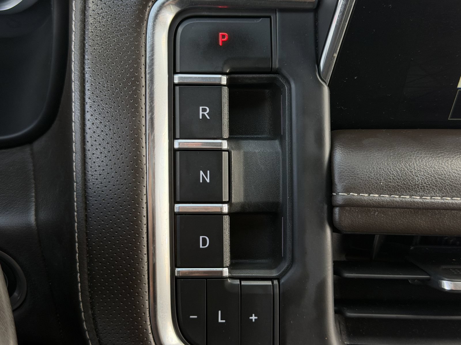 Used 2023 GMC Yukon SLT w/ SLT Premium Package AWD/4WD image 20