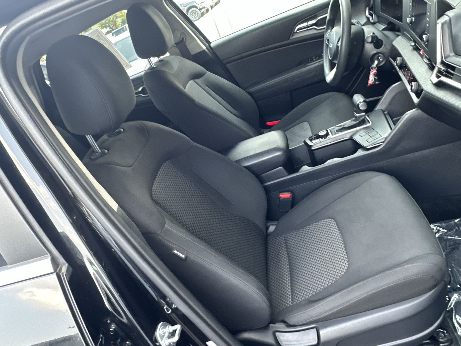 Used 2024 Kia Sportage LX FWD image 33