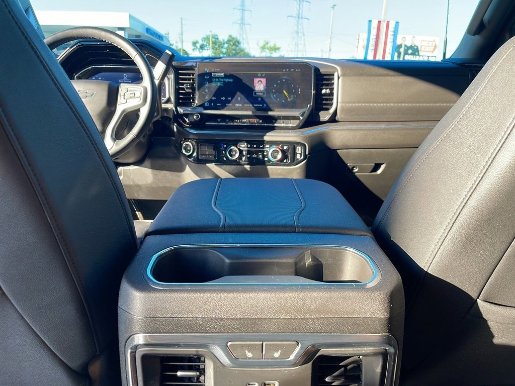 Used 2024 Chevrolet Silverado 2500 LTZ w/ LTZ Plus Package image 31